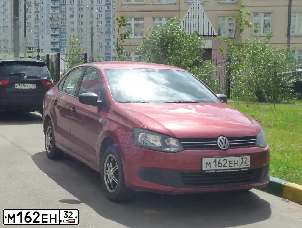 Фото автомобиля VOLKSWAGEN POLO, 2012 — госномер Т441ВК790. Цвет: ВИШНЕВО-КРАСНЫЙ