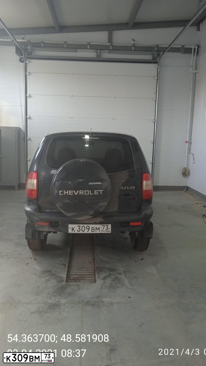 Фото автомобиля CHEVROLET NIVA, 2008 — госномер К309ВМ73. Цвет: ЧЕРНЫЙ