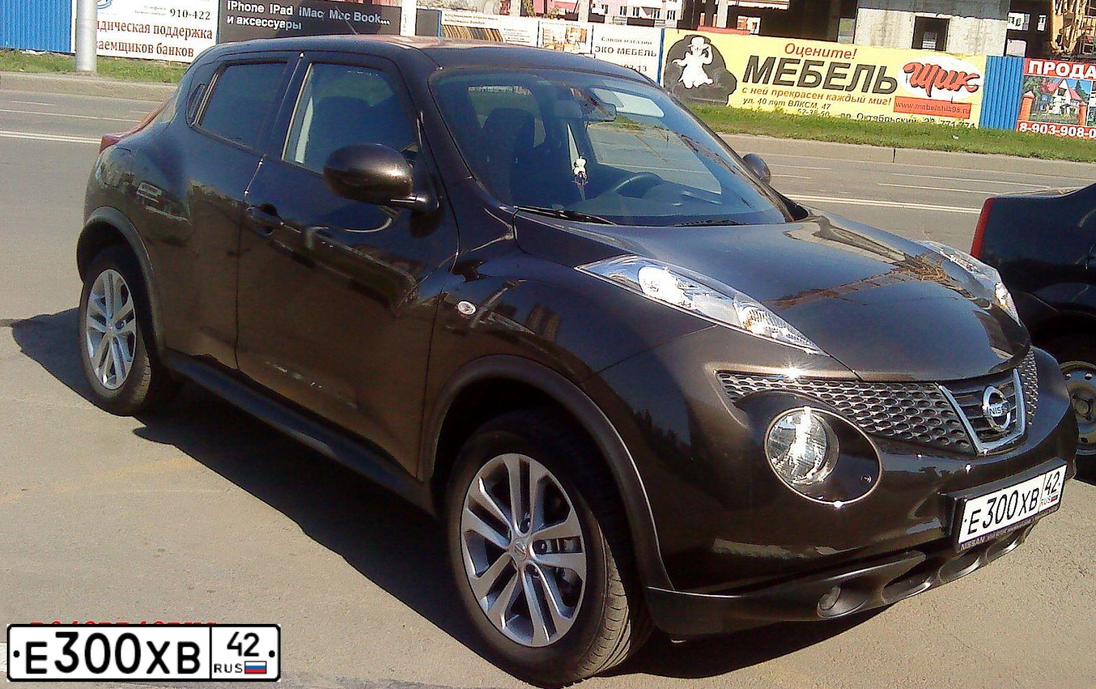 Фото автомобиля NISSAN JUKE, 2012 — госномер В439РС122. Цвет: ТЕМНО-КОРИЧНЕВЫЙ