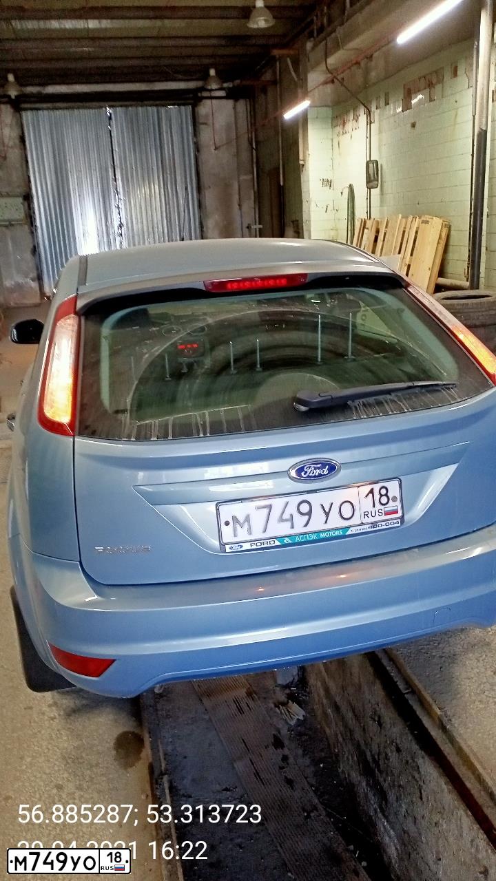 Фото автомобиля FORD FOCUS, 2010 — госномер М749УО18. Цвет: СЕРО-ГОЛУБОЙ