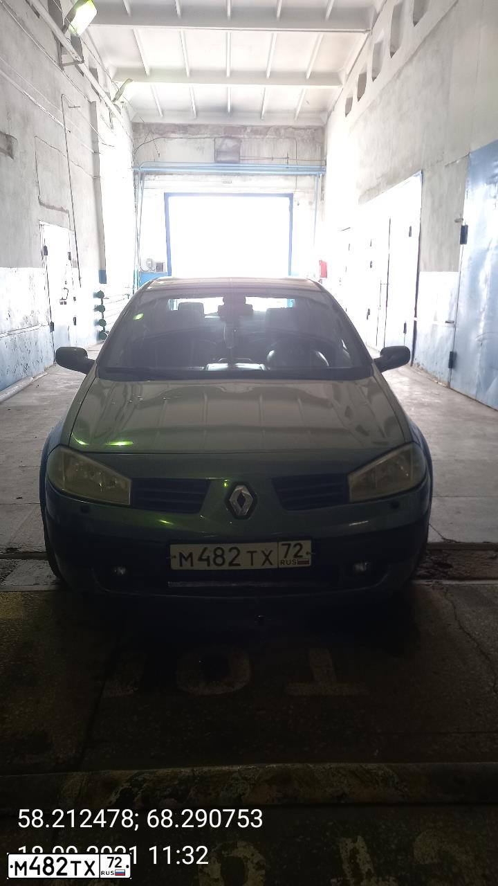 Фото автомобиля RENAULT MEGANE, 2005 — госномер Х226НТ72. Цвет: СЕРО-ЗЕЛЕНЫЙ