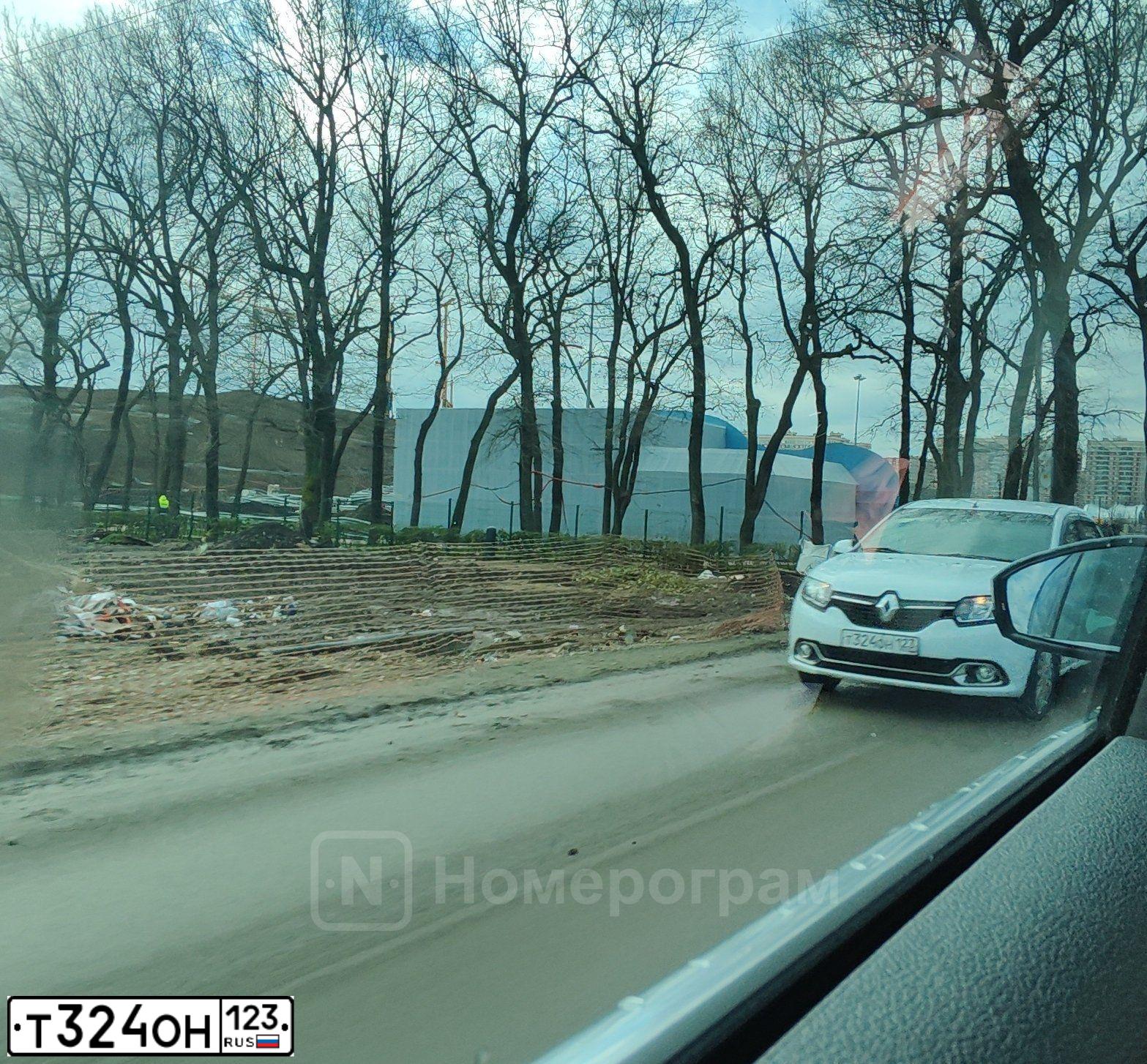 Фото автомобиля RENAULT LOGAN, 2014 — госномер Т324ОН123. Цвет: Белый