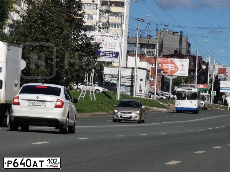 Фото автомобиля NISSAN X-TRAIL, 2008 — госномер Т767СТ102. Цвет: Серый