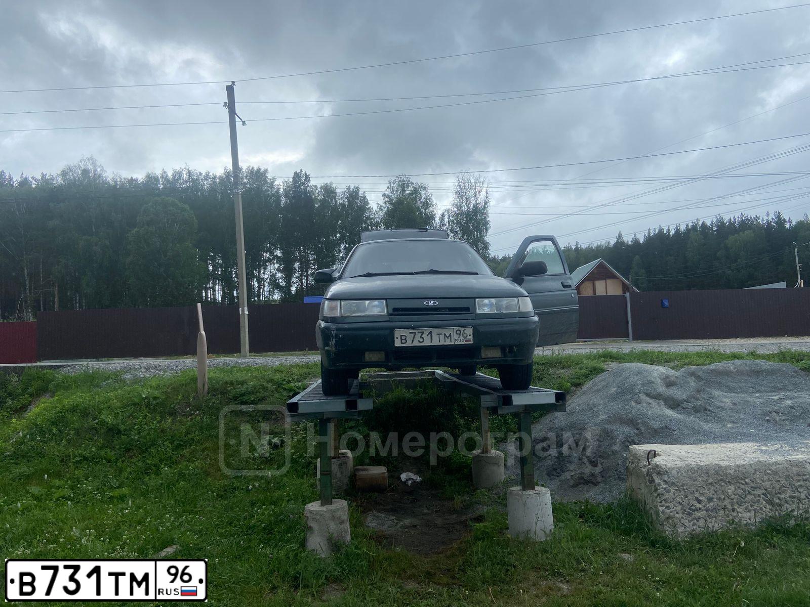 Фото автомобиля LADA 2112, 2003 — госномер Т510ТХ66. Цвет: Темно-зеленый