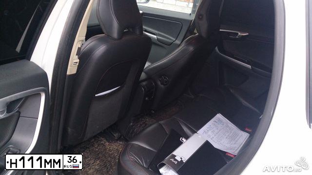 Фото автомобиля VOLVO XC60, 2010 — госномер У911КТ190. Цвет: БЕЛЫЙ