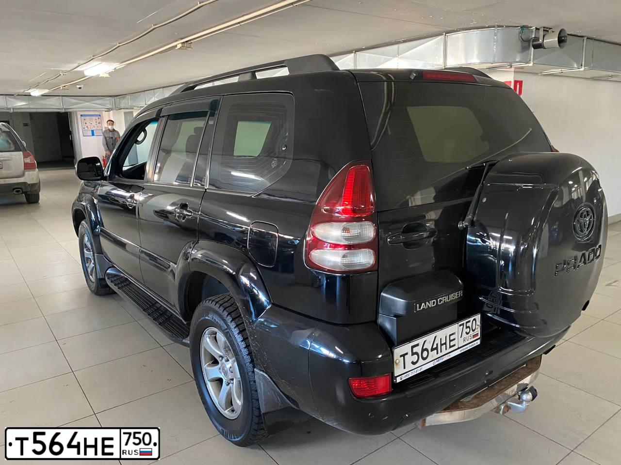 Фото автомобиля TOYOTA LANDCRUISER, 2008 — госномер М624РН124. Цвет: ЧЕРНЫЙ