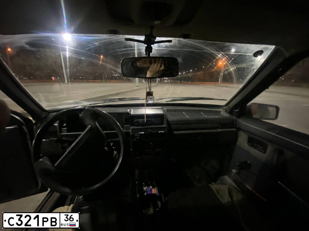 Фото автомобиля LADA 2109 SAMARA, 2004 — госномер С321РВ36. Цвет: Серебристый