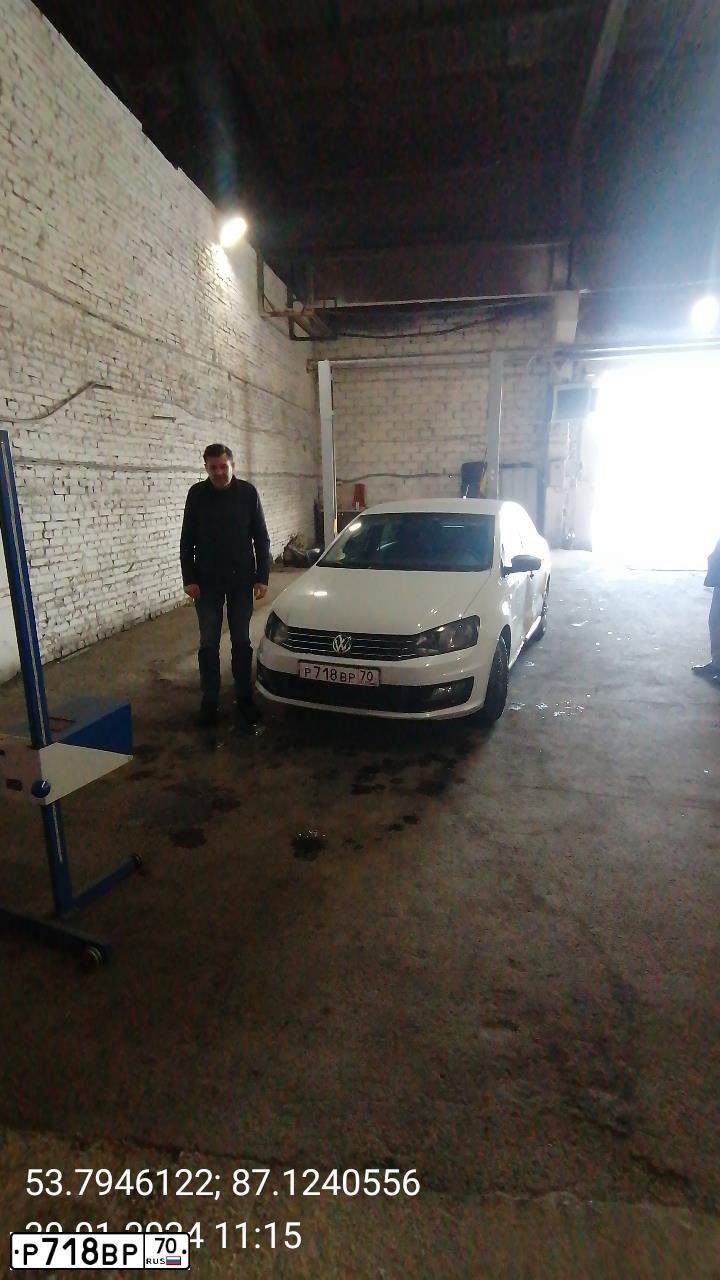 Фото автомобиля VOLKSWAGEN POLO, 2019 — госномер В579УК69. Цвет: Белый