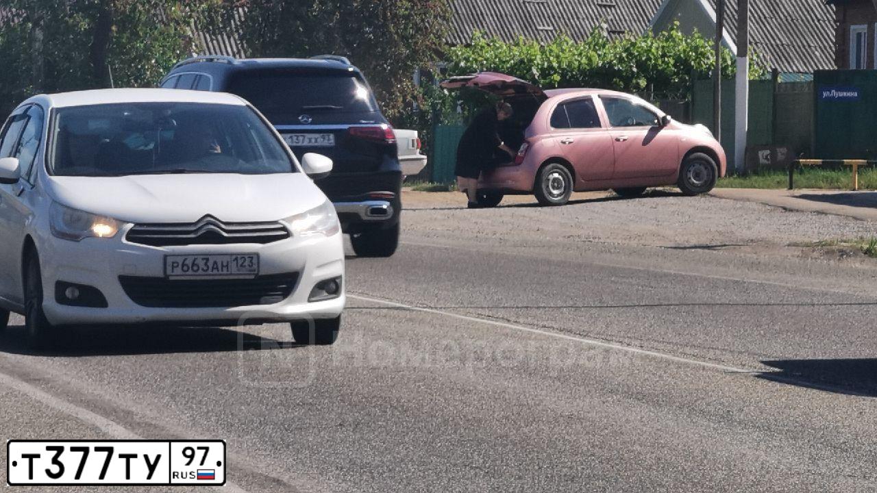 Фото автомобиля SUBARU FORESTER, 2005 — госномер О880ОМ177. Цвет: ЧЕРНЫЙ