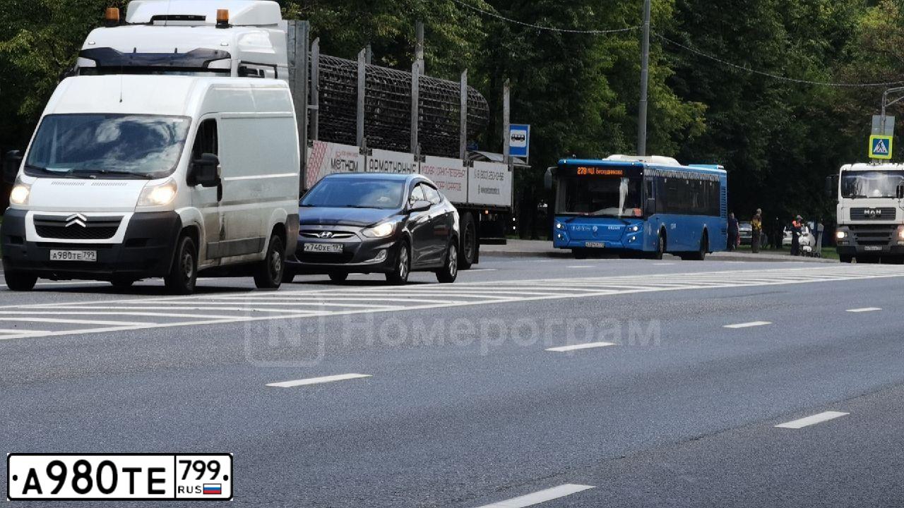 Фото автомобиля CITROEN JUMPER, 2013 — госномер О461АТ550. Цвет: Белый