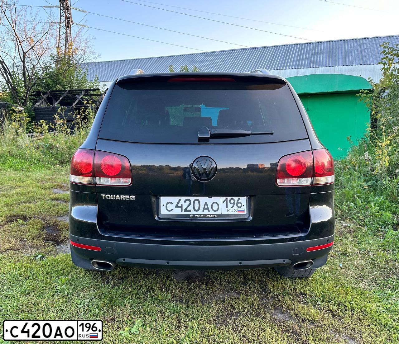 Фото автомобиля VOLKSWAGEN TOUAREG, 2008 — госномер О315АХ196. Цвет: ЧЕРНЫЙ