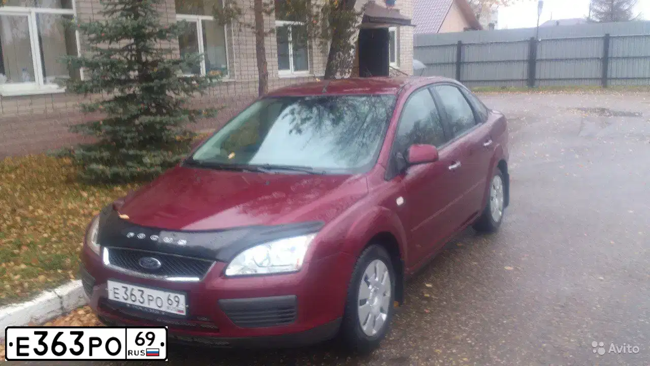 Фото автомобиля FORD FOCUS, 2008 — госномер Е781МР761. Цвет: ВИШНЕВЫЙ