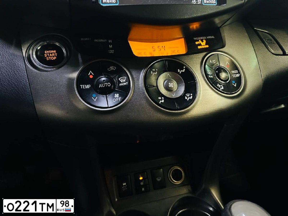 Фото автомобиля TOYOTA  RAV 4, 2009 — госномер Р832АН154. Цвет: СЕРЫЙ