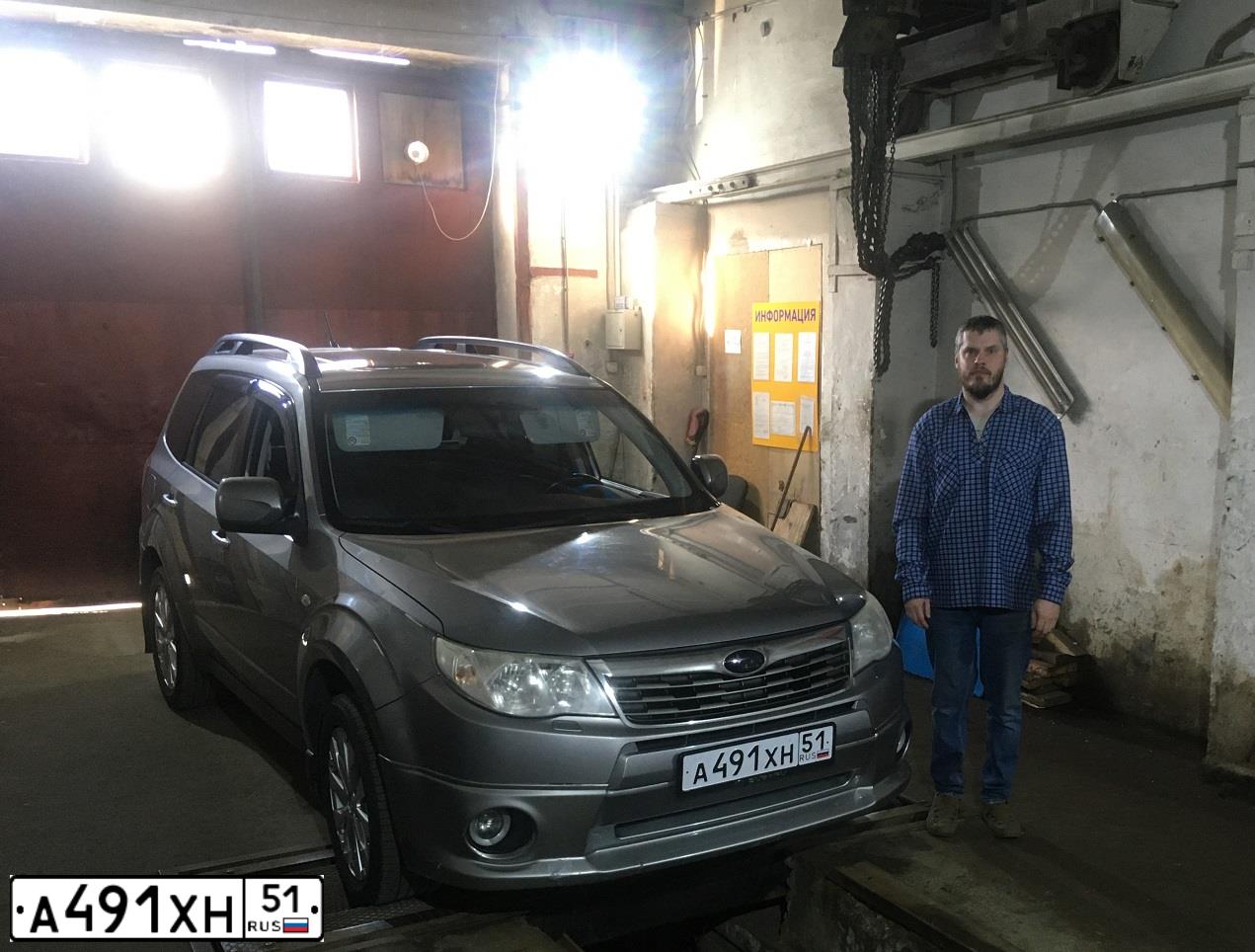 Фото автомобиля SUBARU FORESTER, 2008 — госномер А491ХН51. Цвет: Серебристый