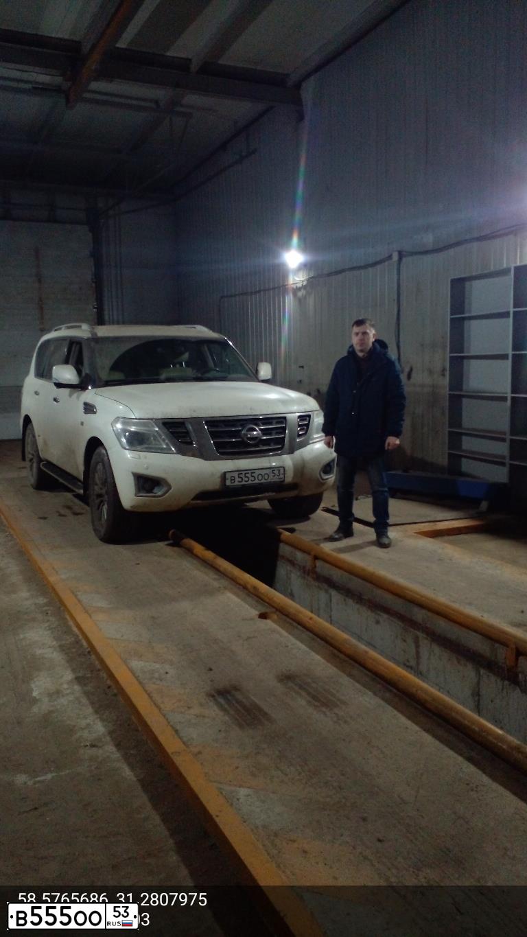 Фото автомобиля NISSAN PATROL, 2014 — госномер В555ОО53. Цвет: Белый