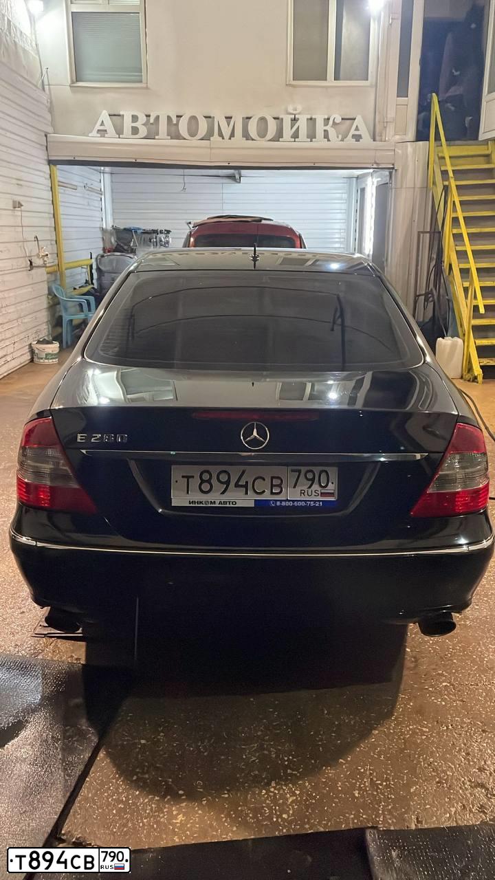 Фото автомобиля MERCEDES E-KLASSE, 2007 — госномер Т894СВ790. Цвет: ЧЕРНЫЙ