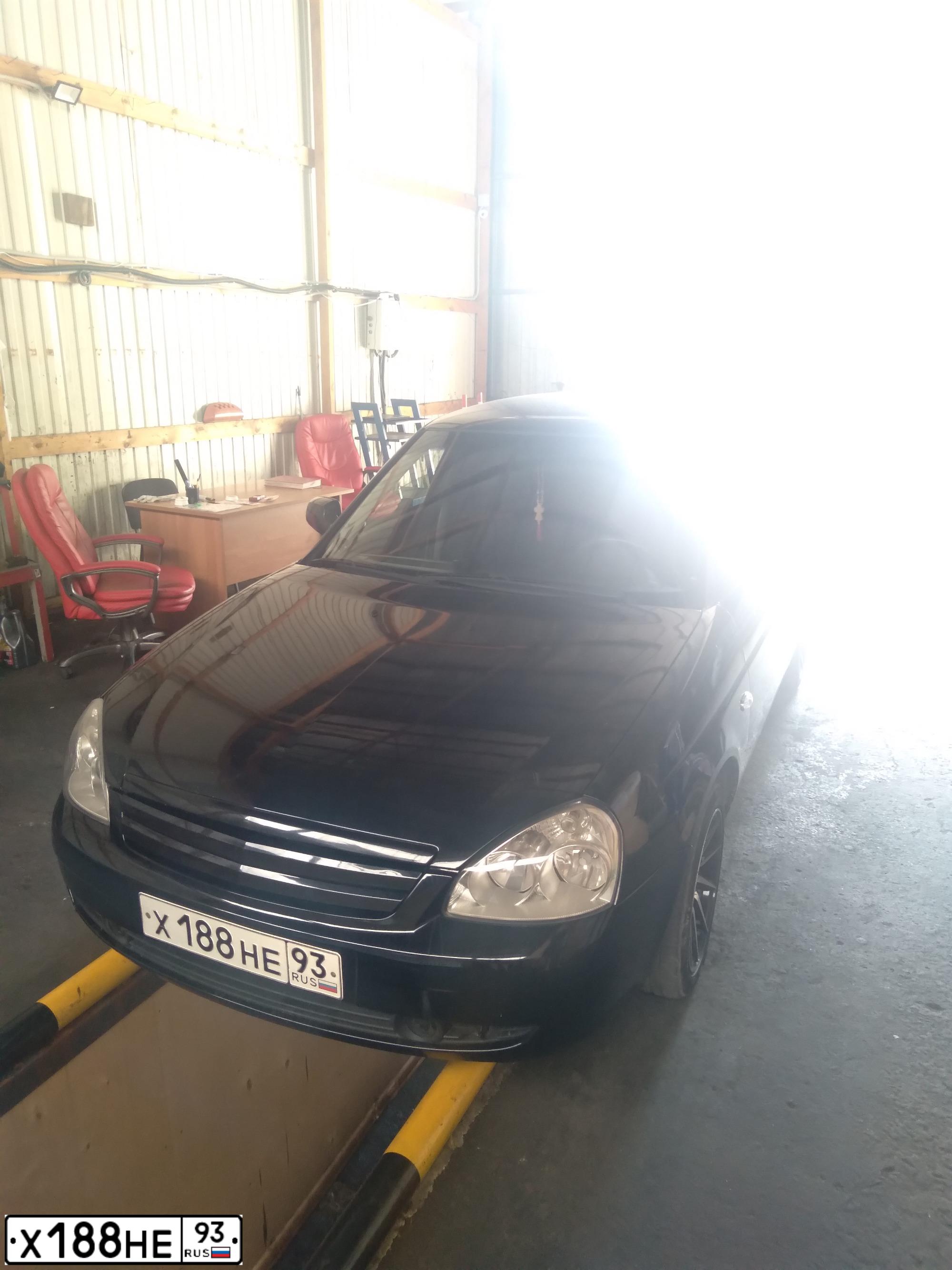 Фото автомобиля LADA 2170 PRIORA, 2007 — госномер Х188НЕ93. Цвет: СИНЕ-ЧЕРНЫЙ