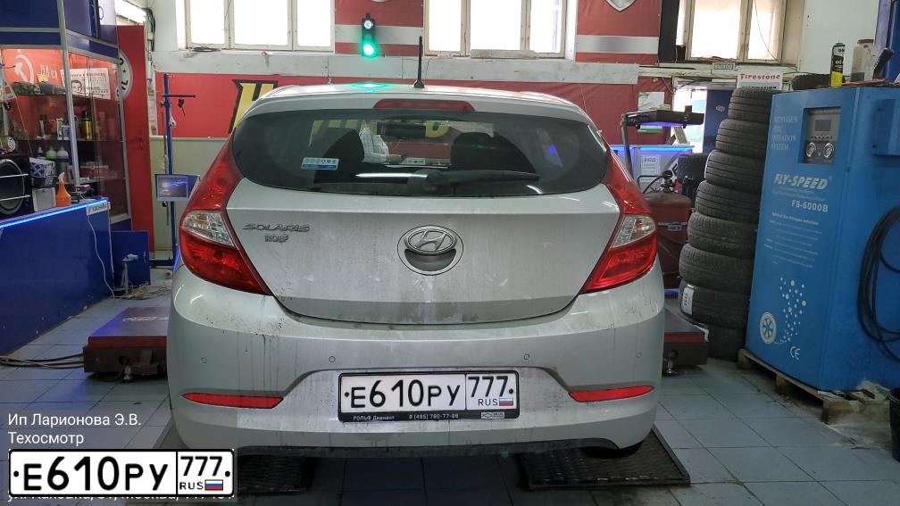 Фото автомобиля HYUNDAI SOLARIS, 2016 — госномер Е610РУ777. Цвет: СЕРЕБРИСТЫЙ