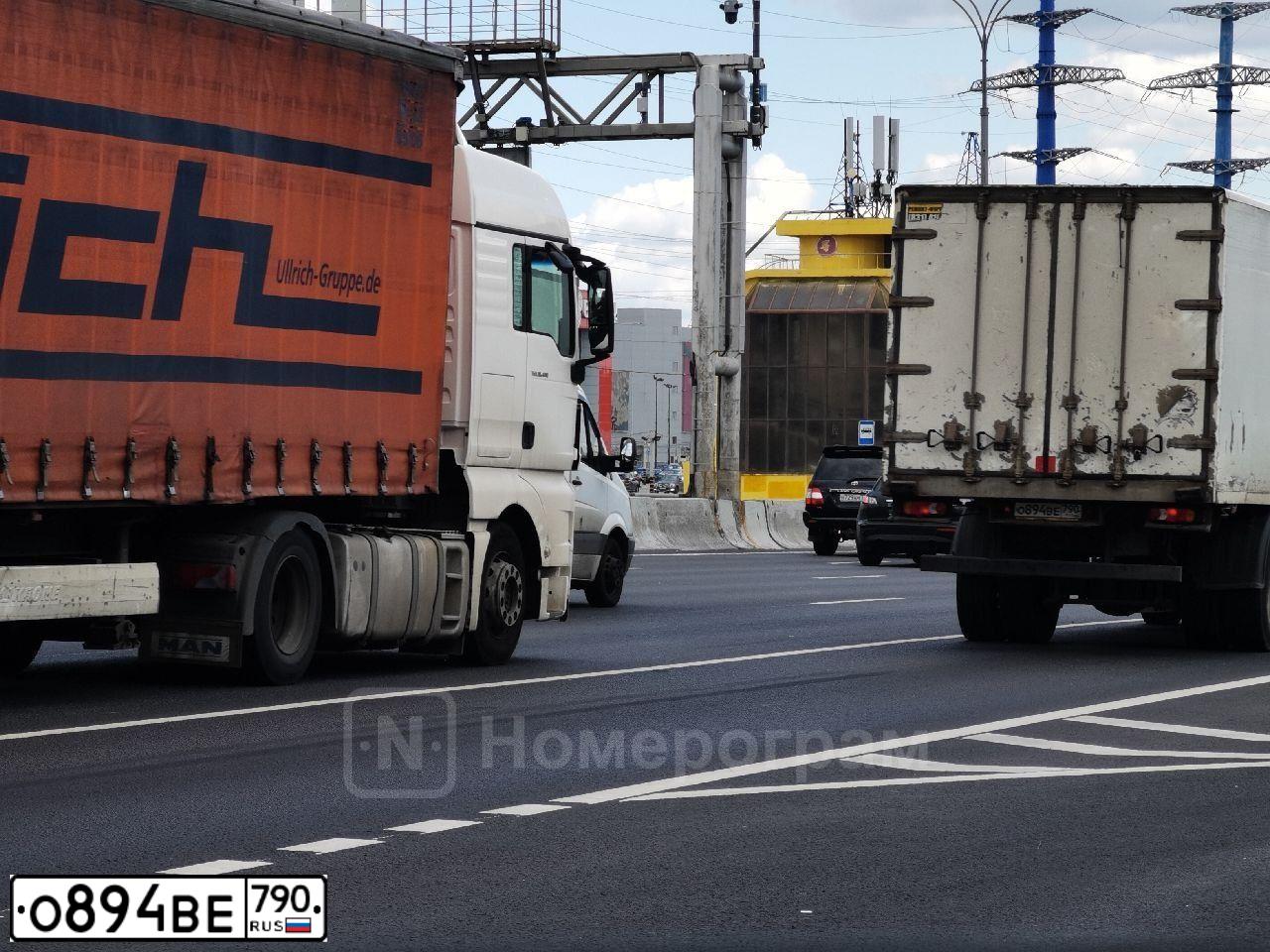 Фото автомобиля IVECO EUROCARGO, 2013 — госномер Х897ЕС31. Цвет: Белый