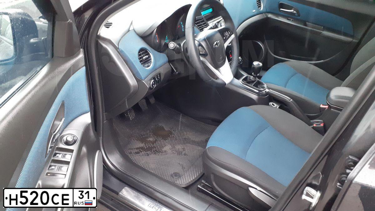 Фото автомобиля CHEVROLET CRUZE, 2012 — госномер Н520СЕ31. Цвет: ЧЕРНЫЙ МЕТАЛЛИК