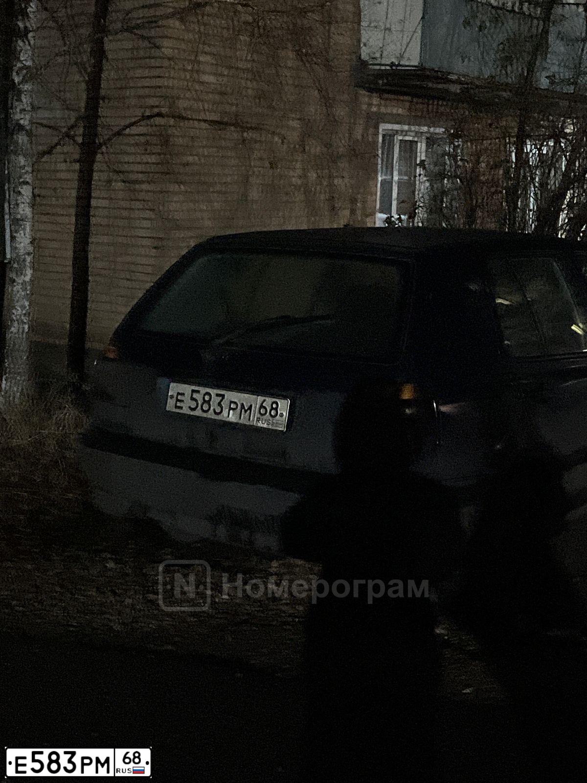 Фото автомобиля VOLKSWAGEN GOLF, 1992 — госномер Е583РМ68. Цвет: СИНИЙ