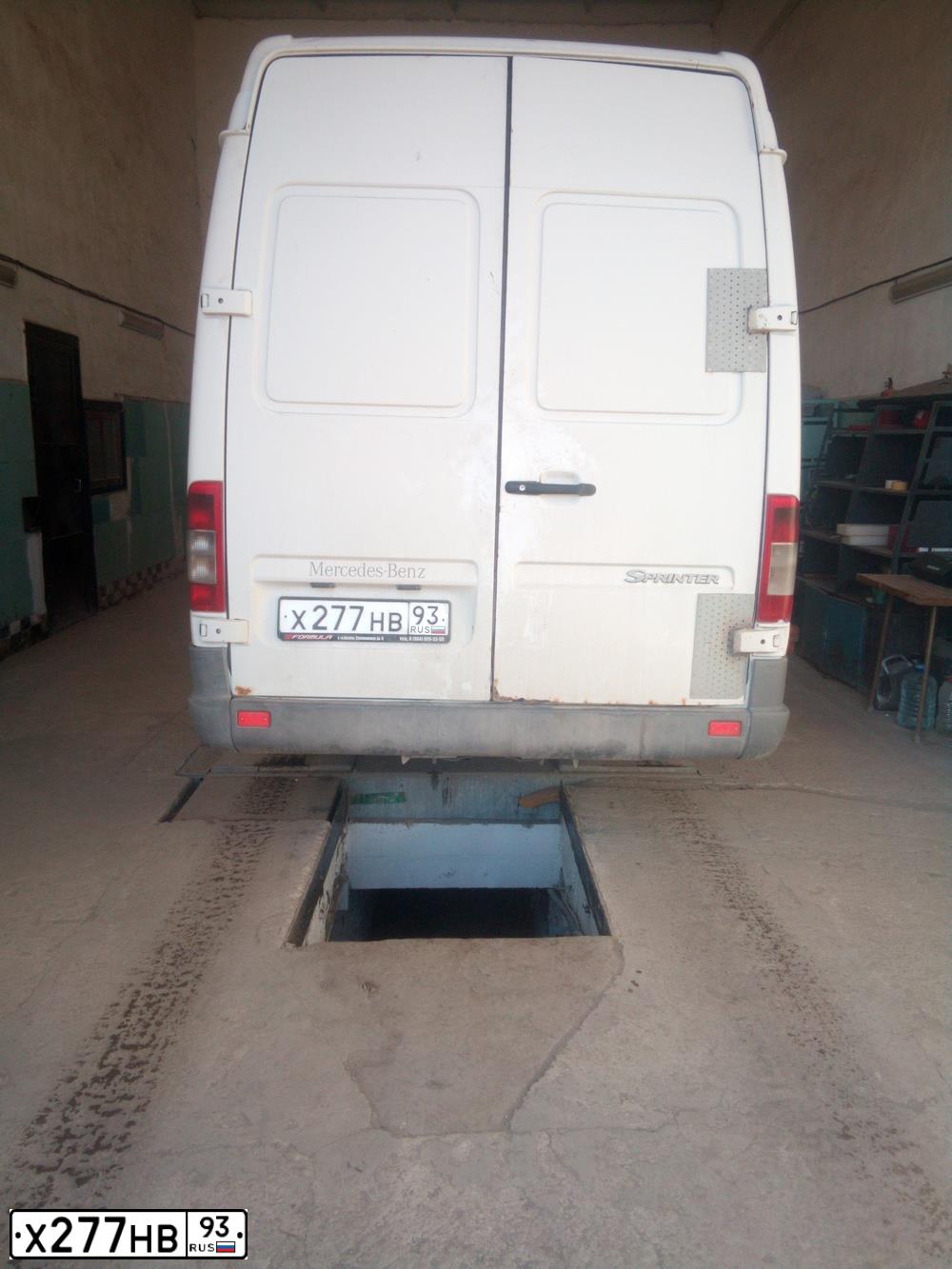 Фото автомобиля MERCEDES SPRINTER, 2004 — госномер М879ЕН82. Цвет: Белый