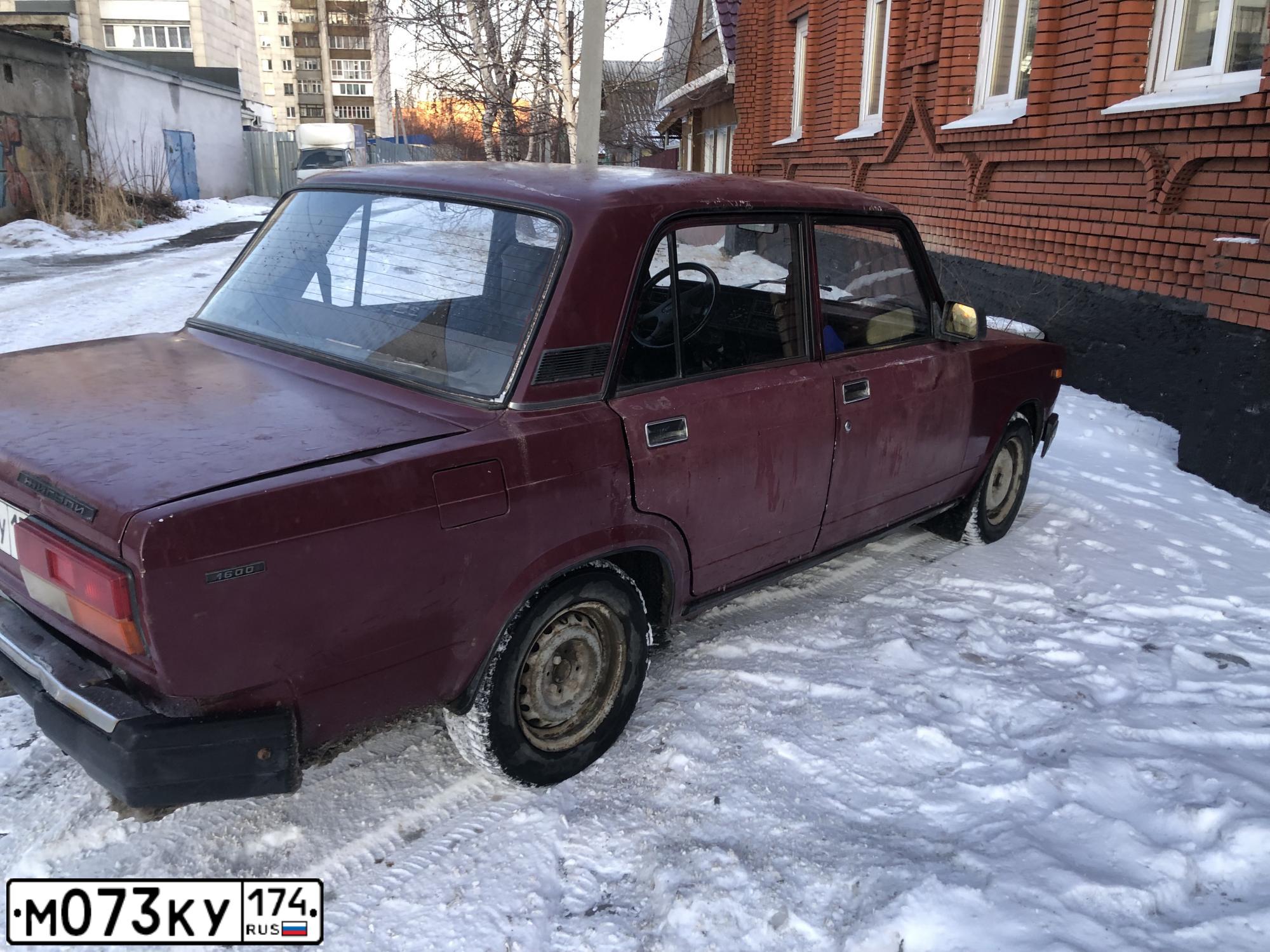 Фото автомобиля VAZ 2107 LADA, 2002 — госномер М073КУ174. Цвет: ТЕМНО-БОРДОВЫЙ