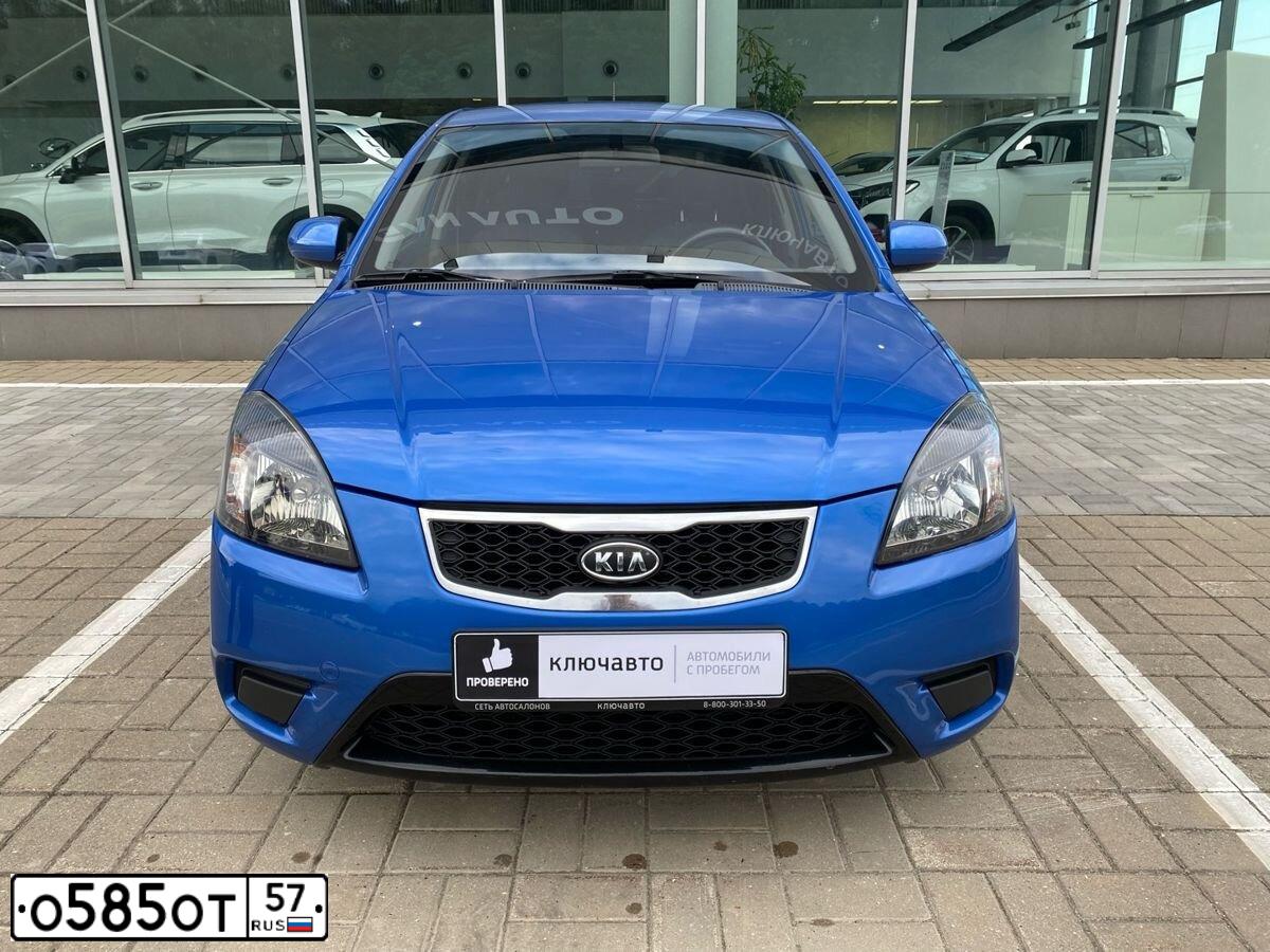 Фото автомобиля KIA RIO, 2010 — госномер Р606ЕХ46. Цвет: синий