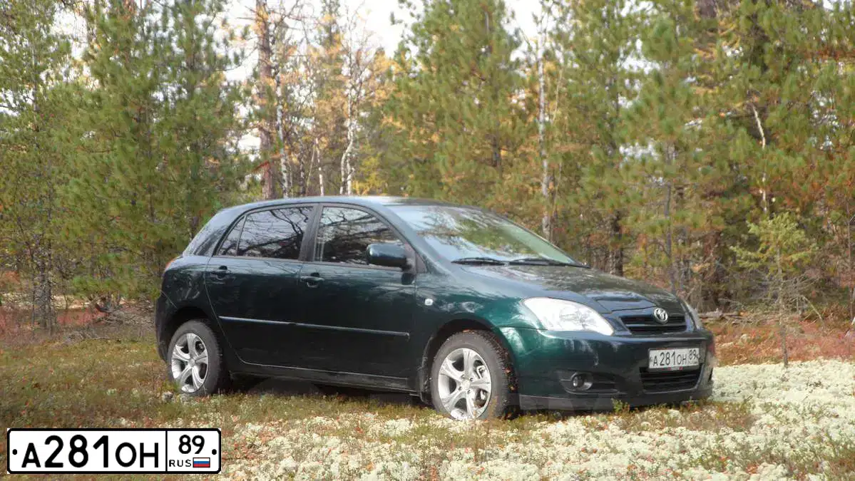 Фото автомобиля TOYOTA COROLLA, 2005 — госномер А453УН89. Цвет: Темно-зеленый