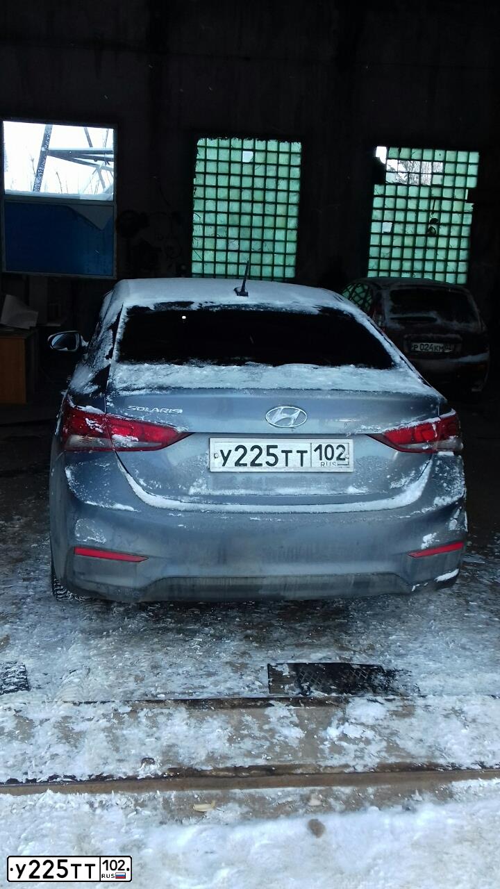 Фото автомобиля HYUNDAI SOLARIS, 2017 — госномер У225ТТ102. Цвет: СЕРЫЙ
