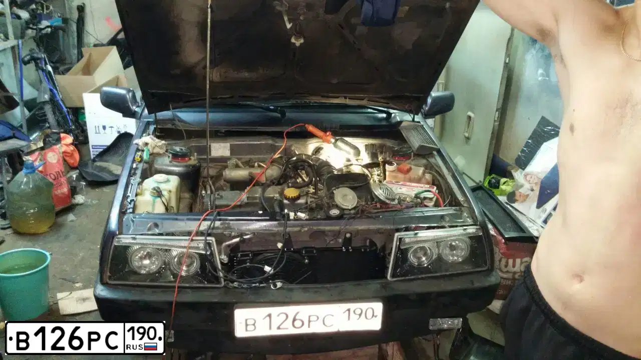 Фото автомобиля LADA 2109 SAMARA, 2001 — госномер В126РС190. Цвет: ФИОЛЕТОВЫЙ ТЕМНЫЙ