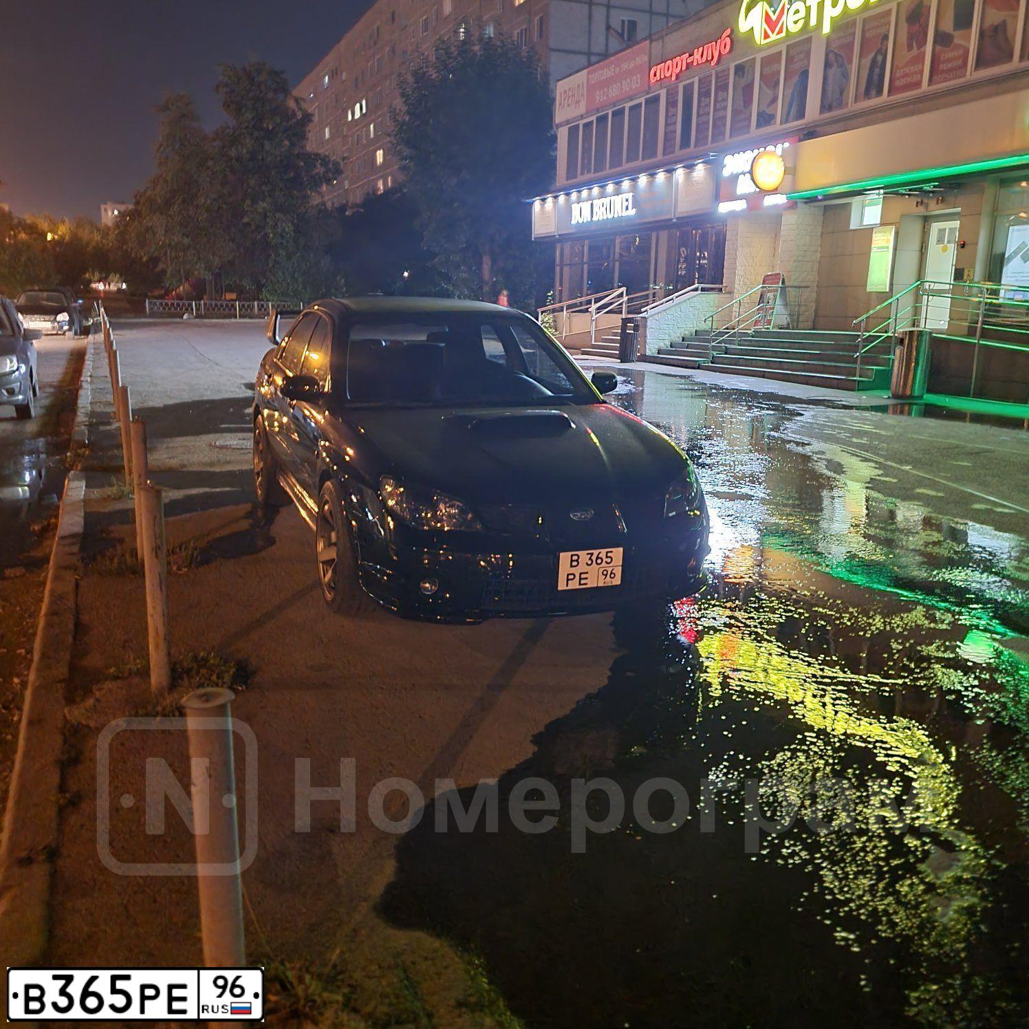 Фото автомобиля SUBARU IMPREZA, 2007 — госномер В365РЕ96. Цвет: ЧЕРНЫЙ