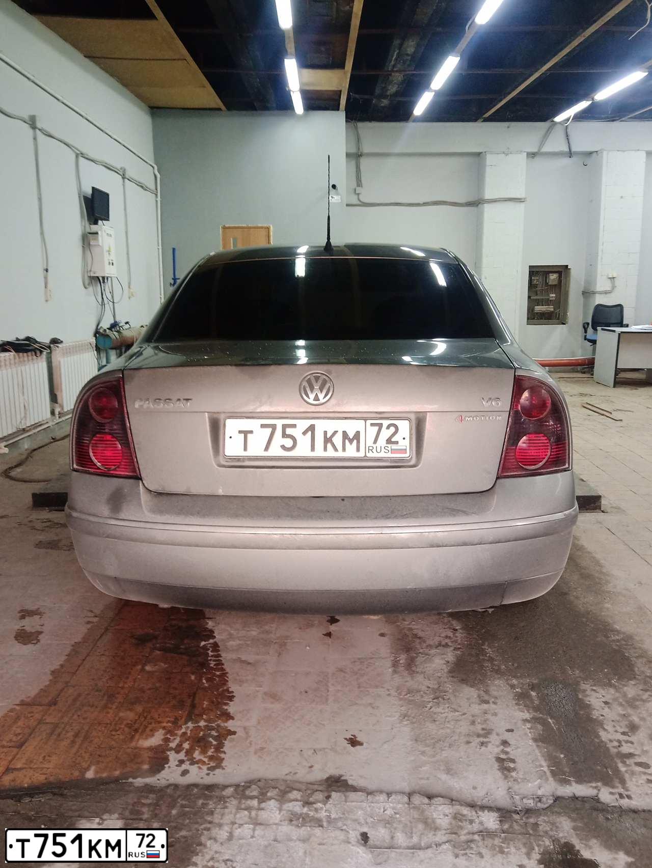 Фото автомобиля VOLKSWAGEN PASSAT, 2001 — госномер А905ЕЕ155. Цвет: СЕРЫЙ
