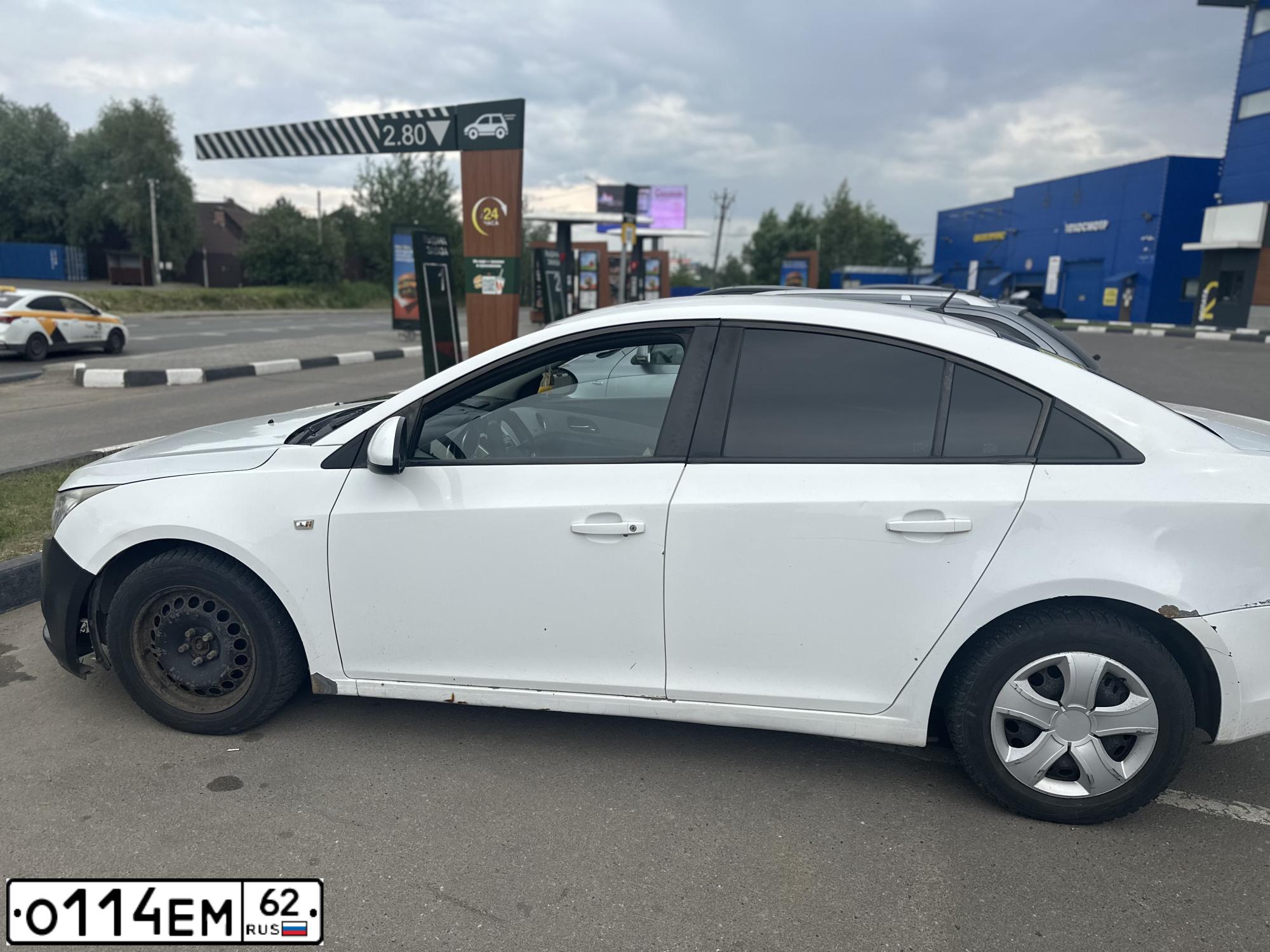 Фото автомобиля CHEVROLET CRUZE, 2011 — госномер О114ЕМ62. Цвет: Белый