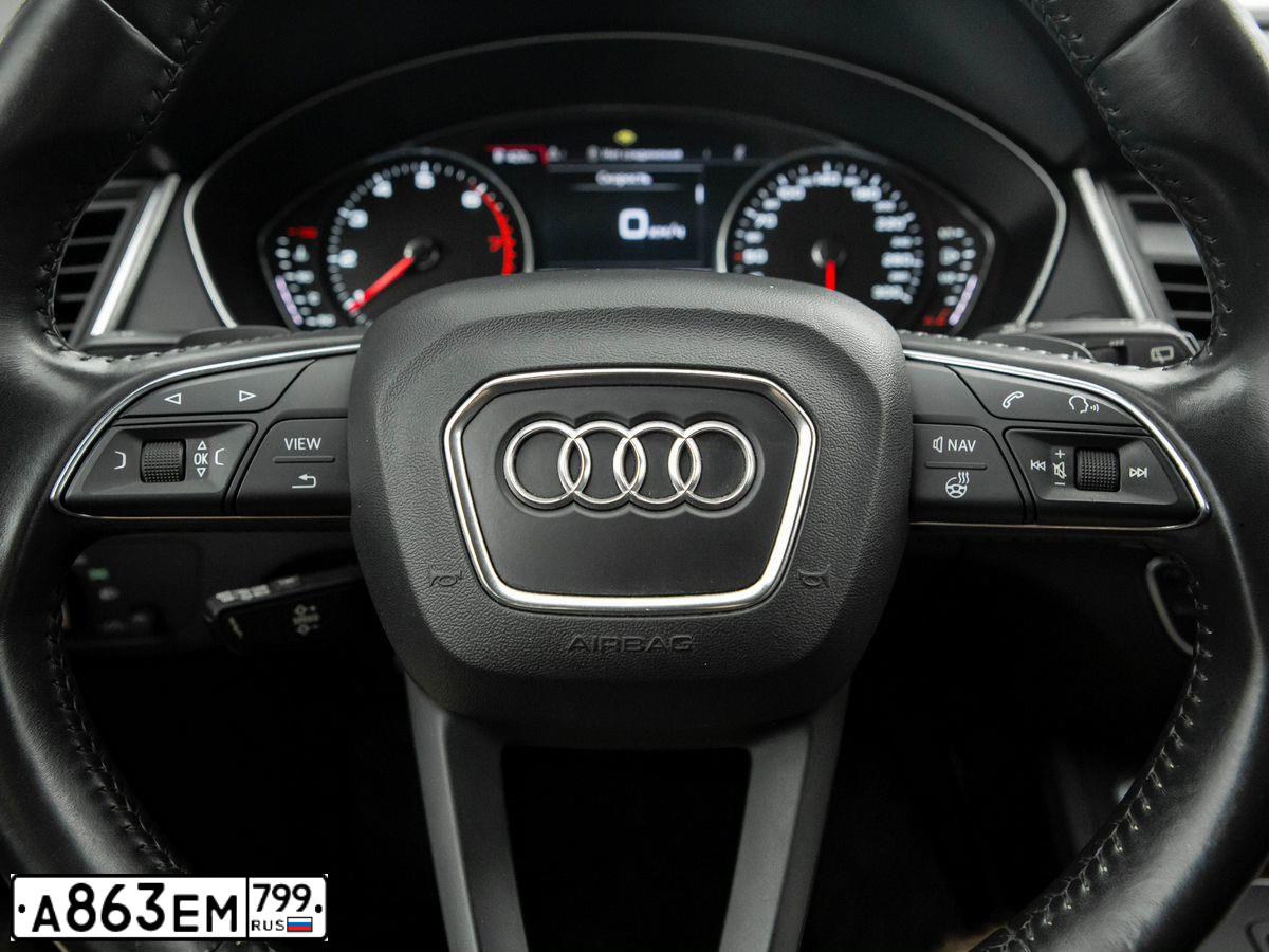 Фото автомобиля AUDI Q5, 2017 — госномер А863ЕМ799. Цвет: Белый