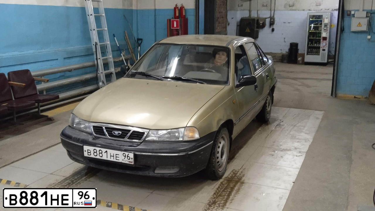 Фото автомобиля DAEWOO NEXIA, 2006 — госномер В881НЕ96. Цвет: БЕЖЕВЫЙ