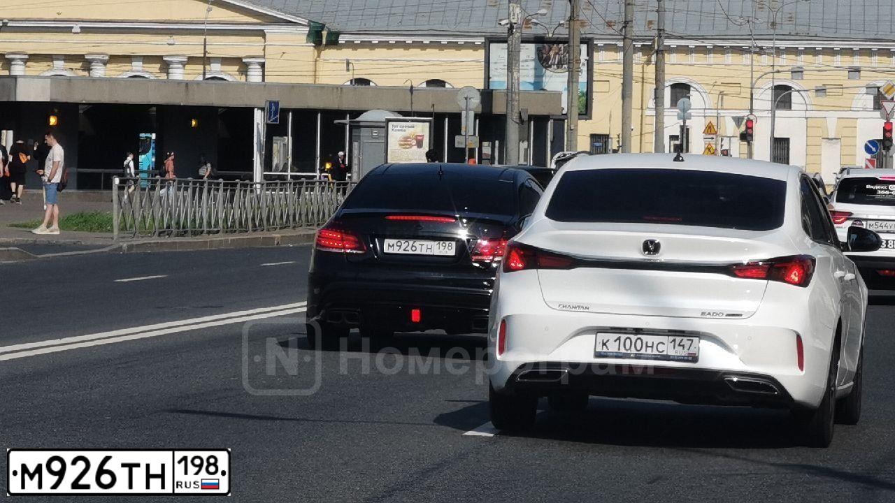 Фото автомобиля MERCEDES E-KLASSE, 2014 — госномер М926ТН198. Цвет: ЧЕРНЫЙ