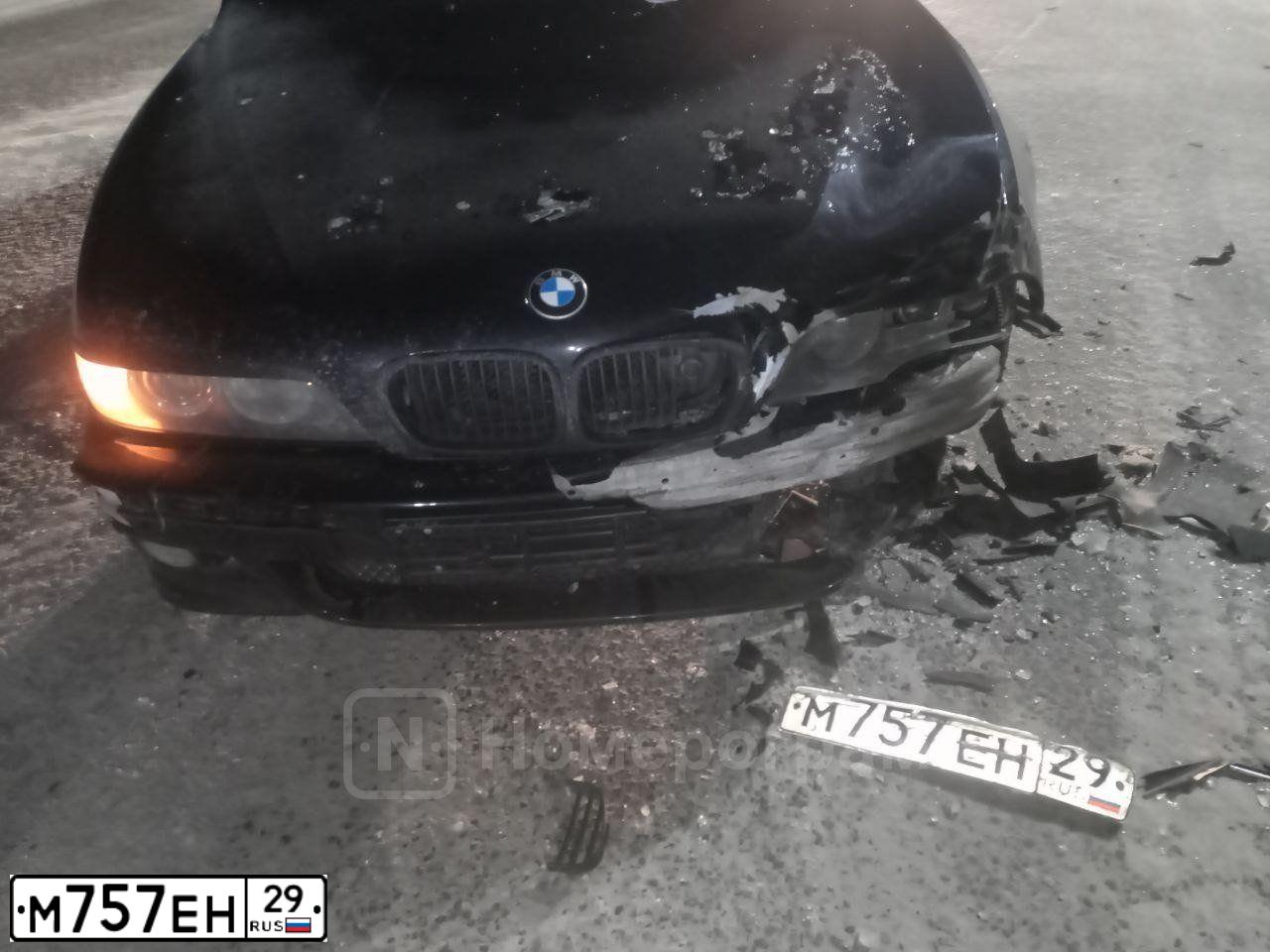 Фото автомобиля BMW SERIE 5, 2003 — госномер М757ЕН29. Цвет: ЧЕРНЫЙ