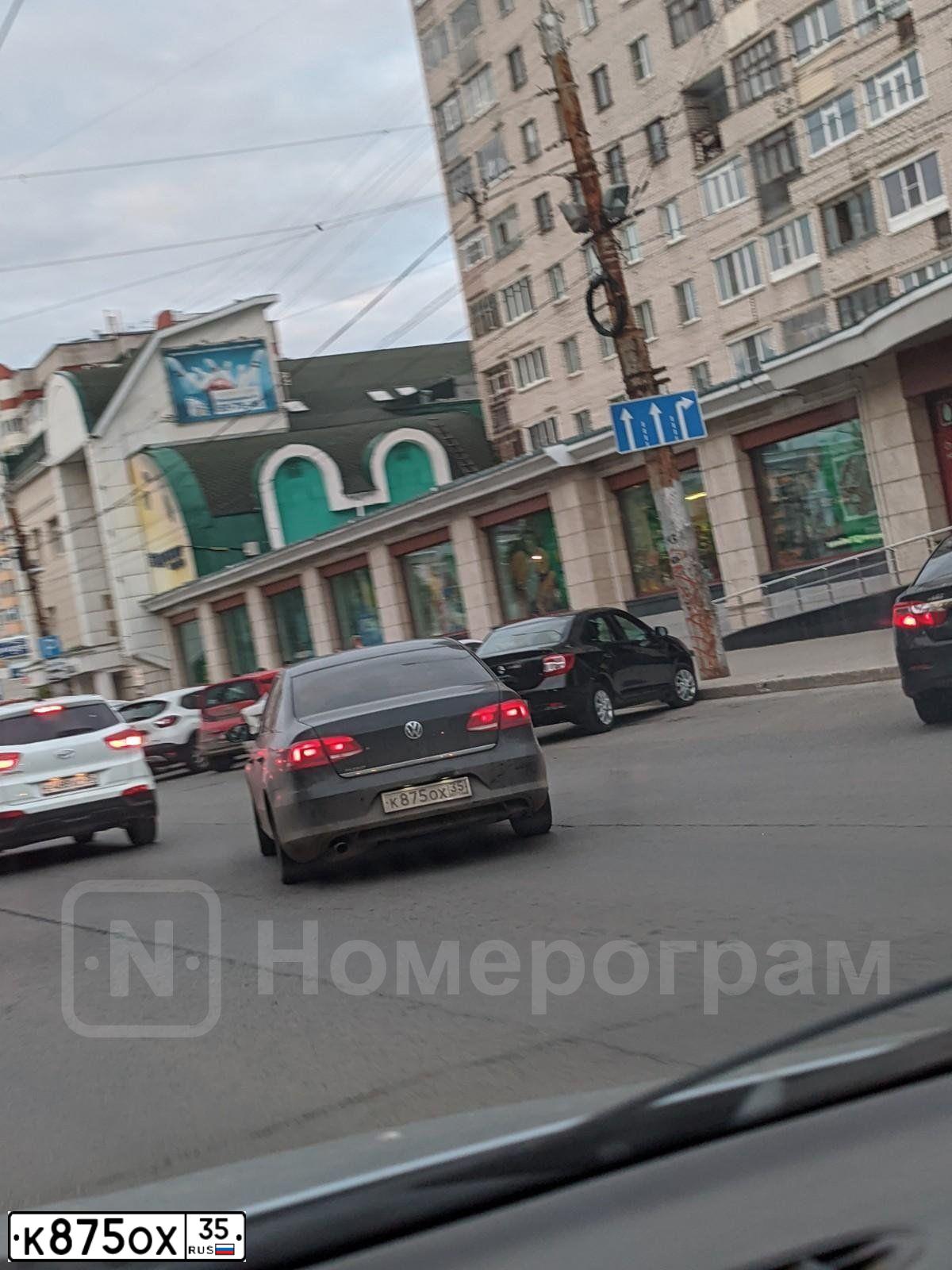 Фото автомобиля VOLKSWAGEN PASSAT, 2011 — госномер К875ОХ35. Цвет: ЧЕРНЫЙ