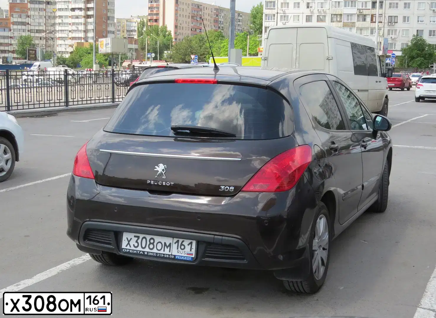 Фото автомобиля PEUGEOT 308, 2012 — госномер Х308ОМ161. Цвет: Коричневый