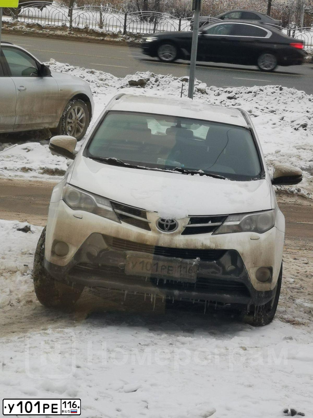Фото автомобиля TOYOTA RAV4, 2014 — госномер У101РЕ116. Цвет: БЕЛЫЙ