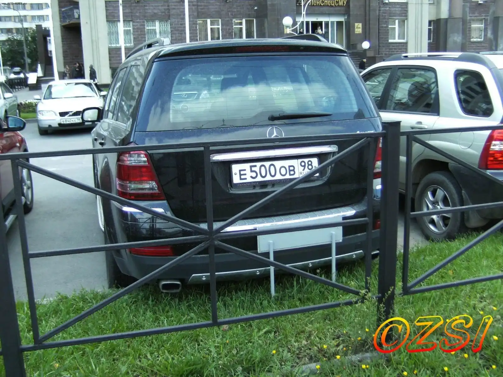 Фото автомобиля MERCEDES GL-KLASSE, 2007 — госномер С147КО73. Цвет: ЧЕРНЫЙ