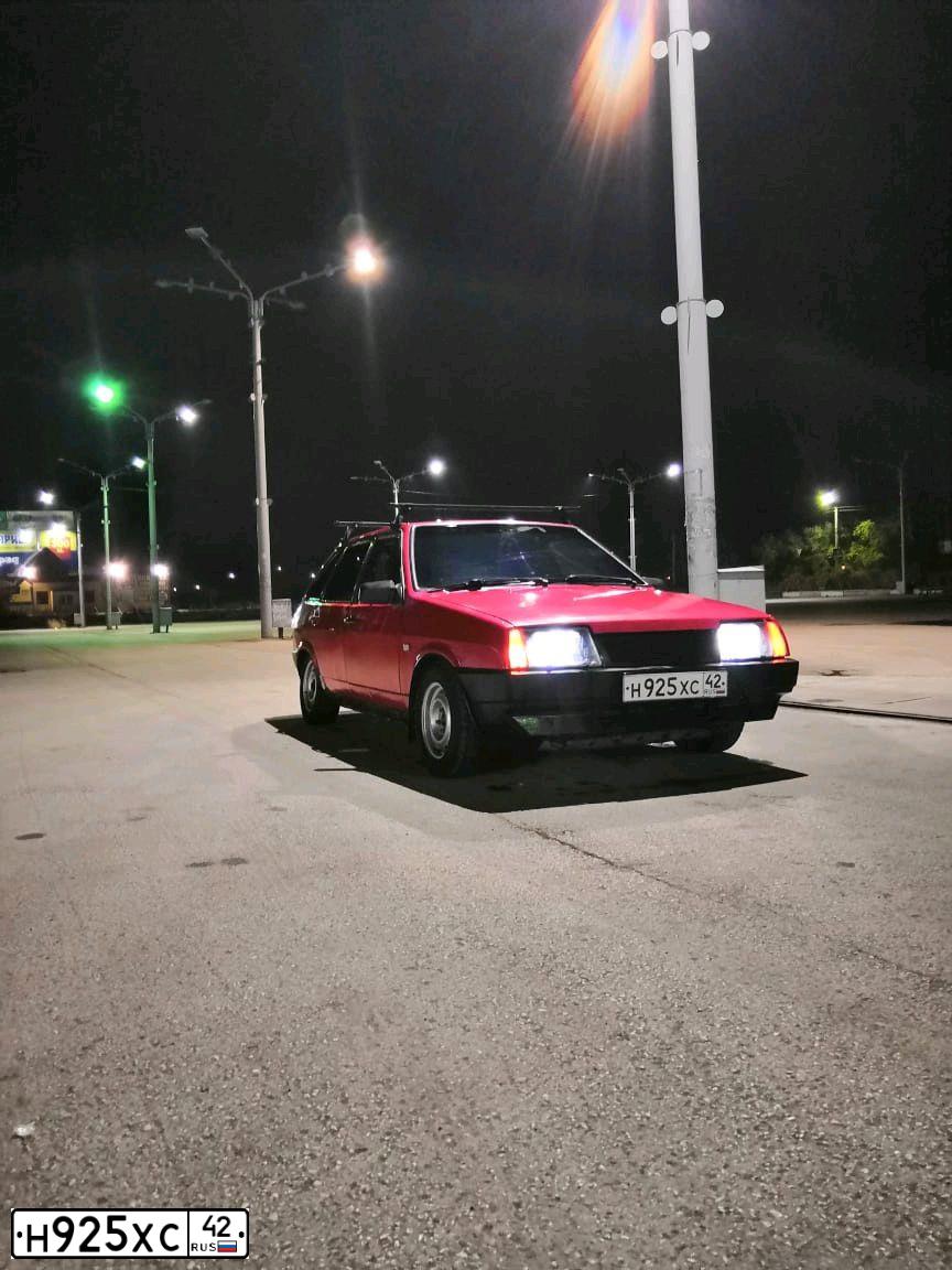 Фото автомобиля LADA 2109 SAMARA, 1994 — госномер М418НН42. Цвет: Красный