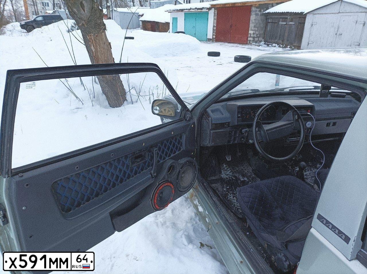 Фото автомобиля LADA 2108 SAMARA, 2002 — госномер Х591ММ64. Цвет: СЕРЕБРИСТЫЙ ЖЕЛТО ЗЕЛЕНЫЙ