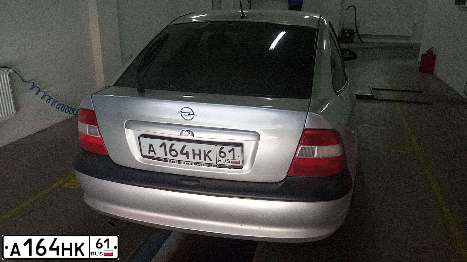 Фото автомобиля OPEL Vectra, 1997 — госномер А164НК61