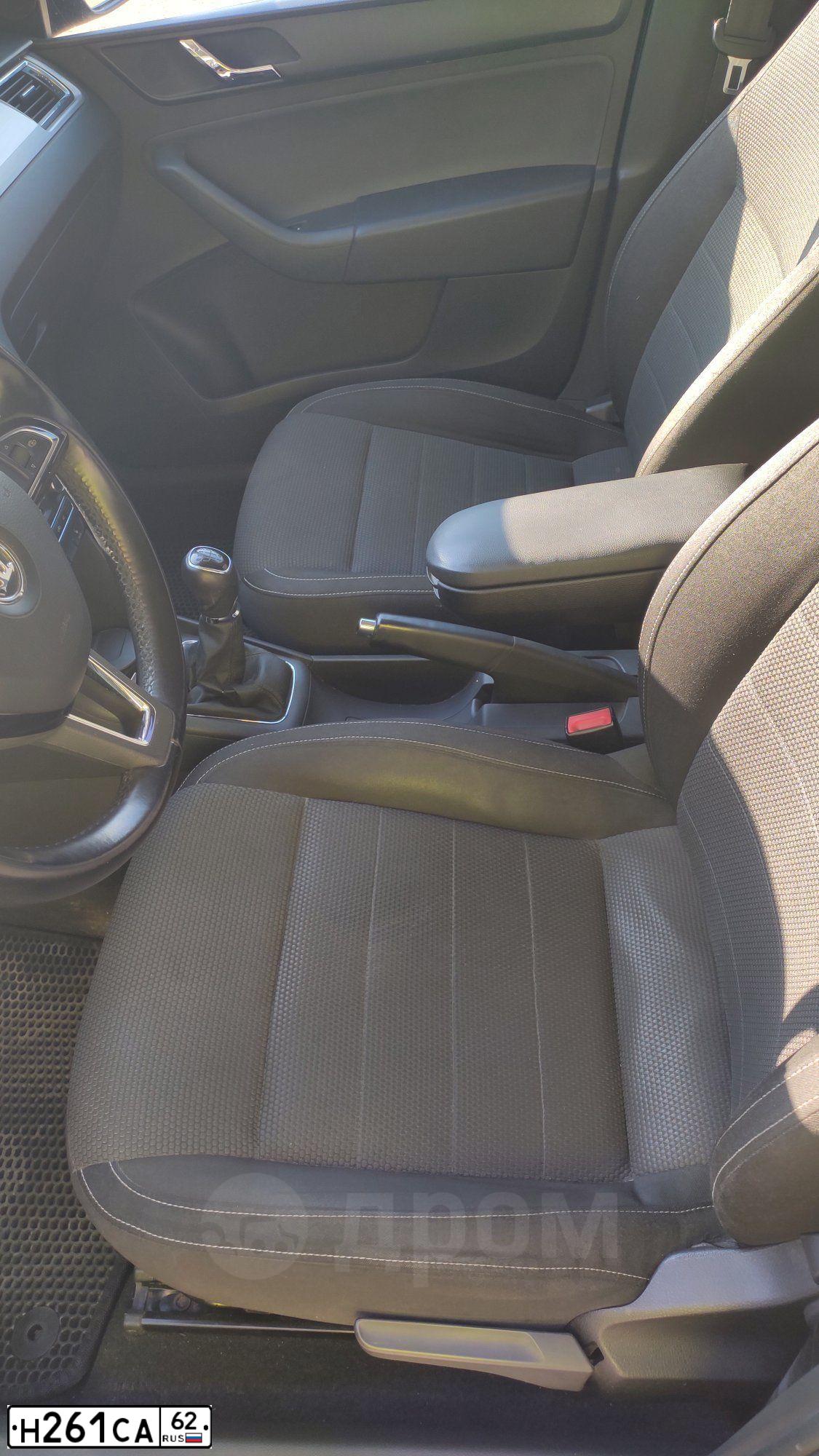 Фото автомобиля SKODA RAPID, 2014 — госномер Е459АС181. Цвет: ТЕМНО-СИНИЙ