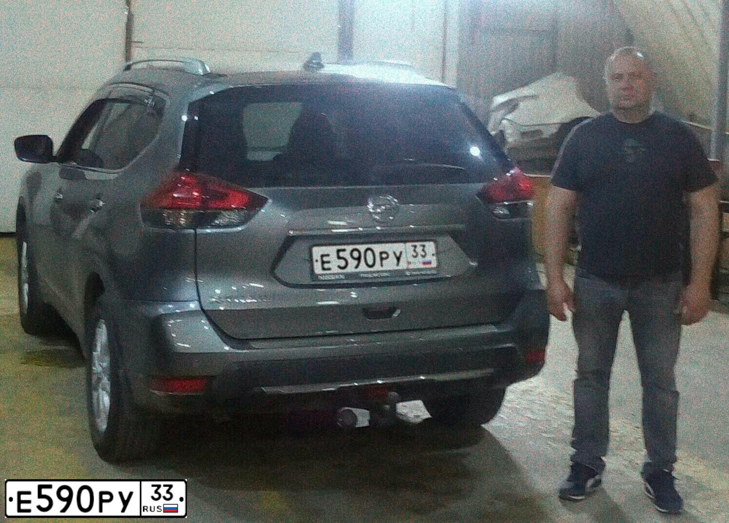Фото автомобиля NISSAN X-TRAIL, 2015 — госномер Е590РУ33. Цвет: СЕРЫЙ