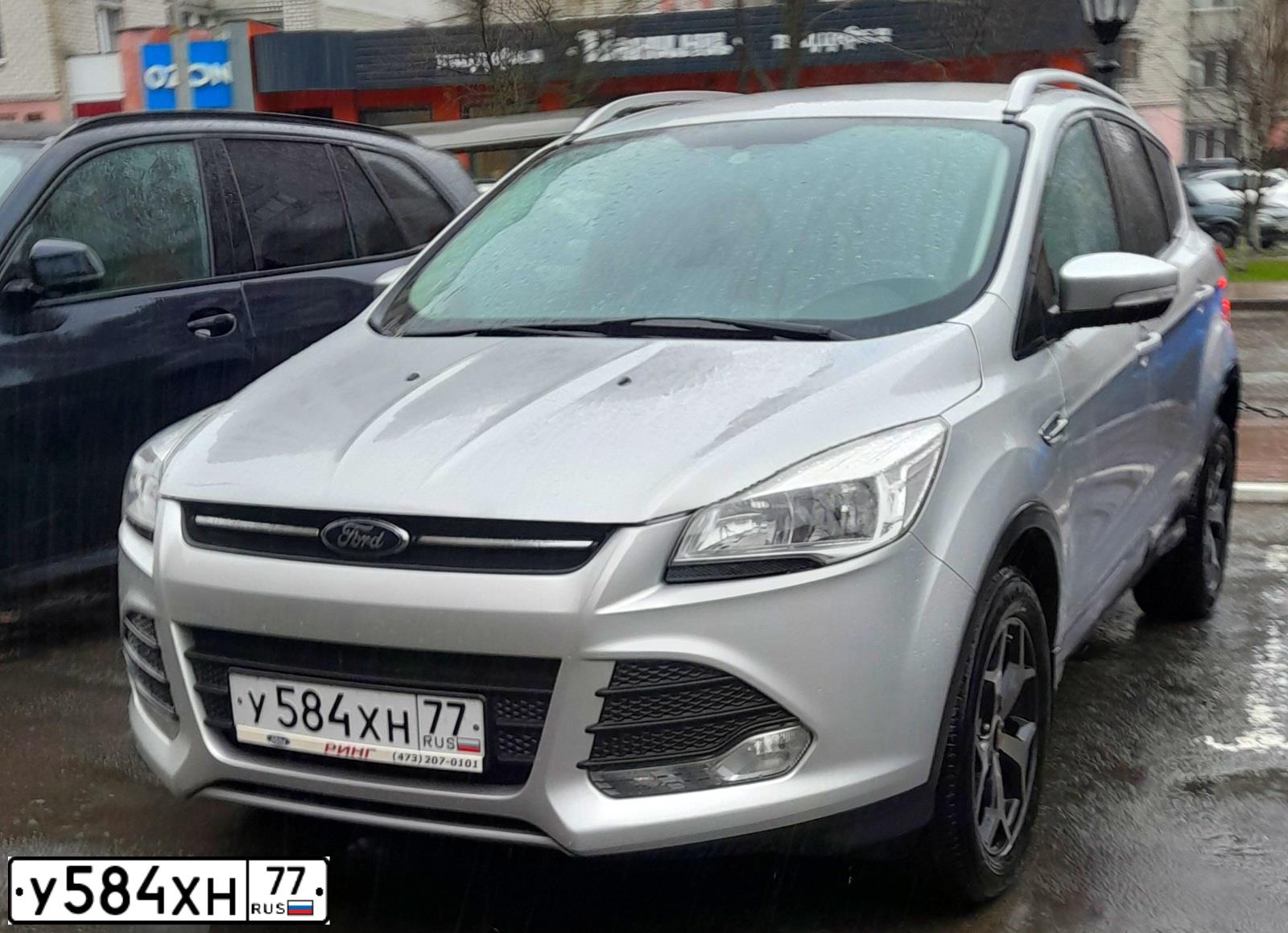 Фото автомобиля FORD KUGA, 2013 — госномер О020ВТ32. Цвет: Серебристый