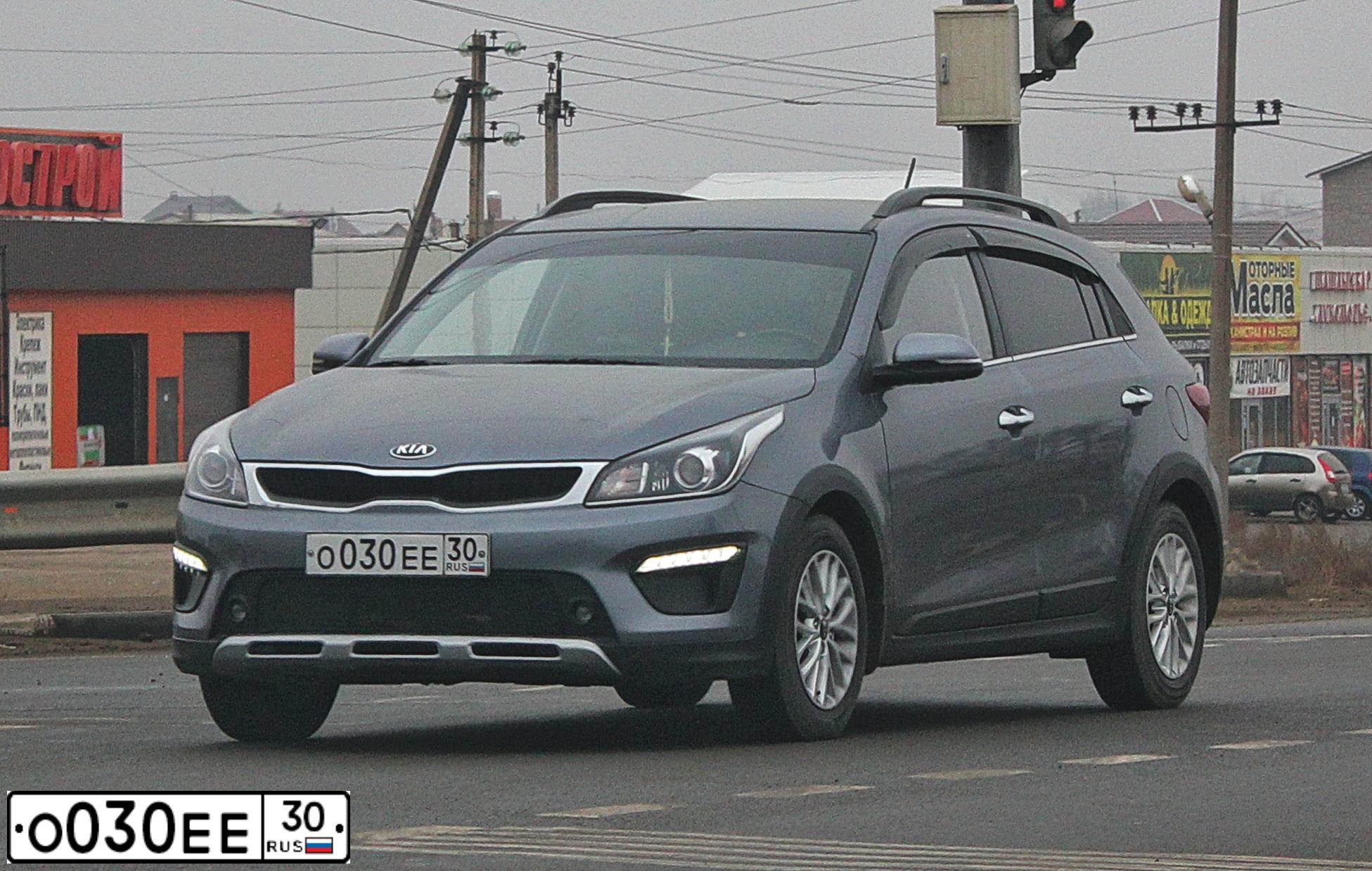 Фото автомобиля HYUNDAI SOLARIS, 2012 — госномер О030ЕЕ30. Цвет: Серебристый