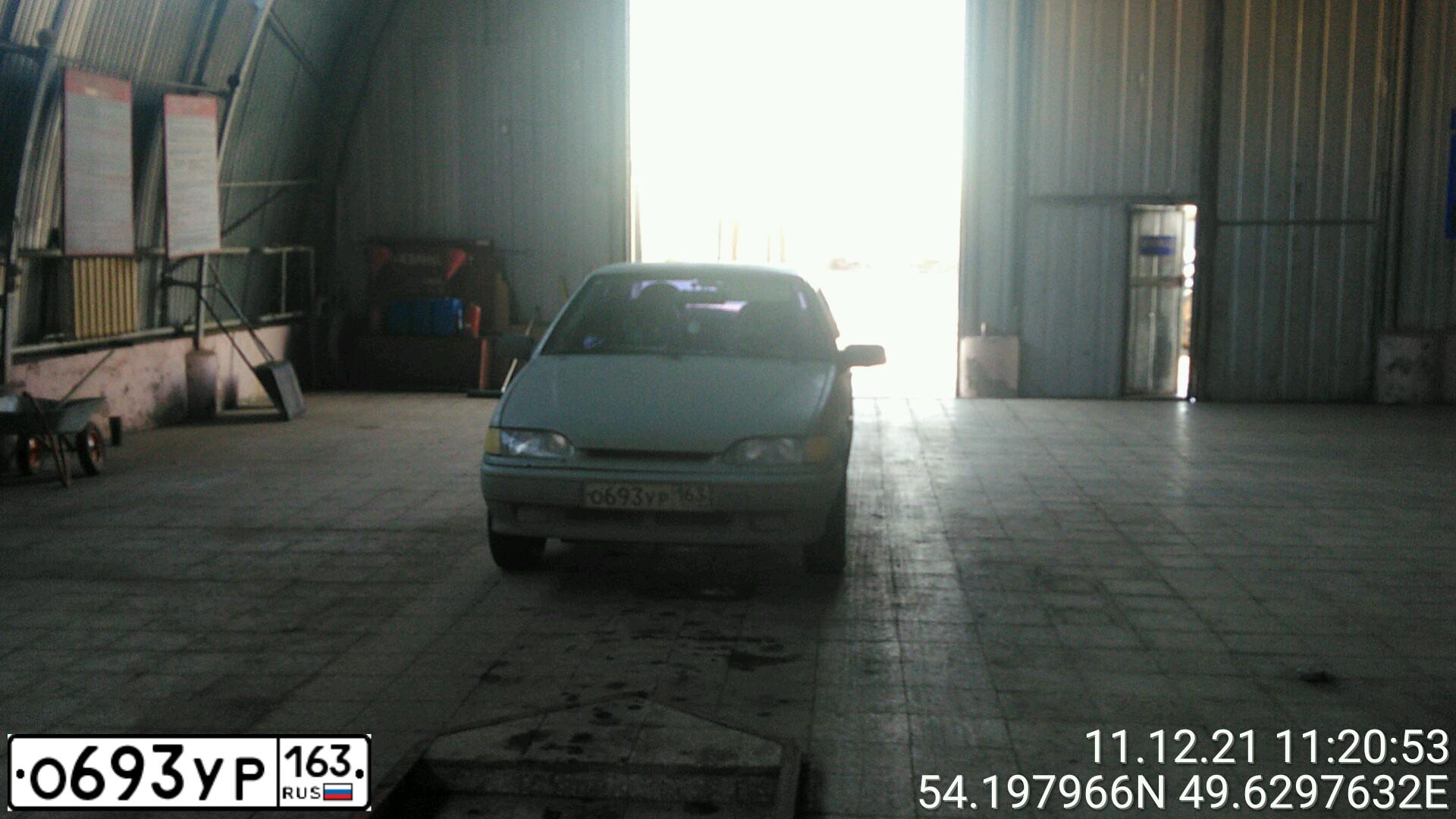 Фото автомобиля LADA 2115 SAMARA, 2006 — госномер О693УР163. Цвет: БЕЛО-ЗЕЛЕНЫЙ